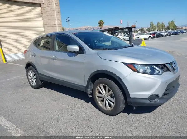 JN1BJ1CP7HW017295 2017 NISSAN ROGUE - Image 1