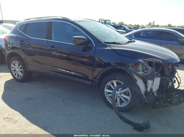JN1BJ1CP7HW017815 2017 NISSAN ROGUE - Image 1