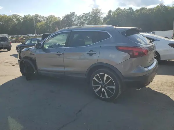 JN1BJ1CP7HW018155 2017 NISSAN ROGUE - Image 2