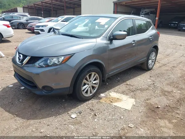 JN1BJ1CP7HW018270 2017 NISSAN ROGUE - Image 2