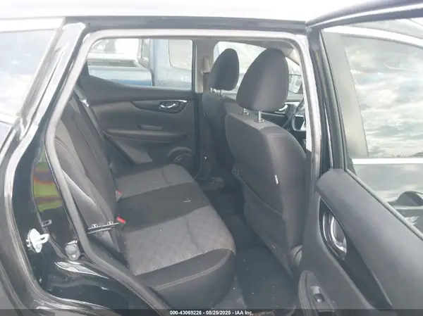 JN1BJ1CP7HW019063 2017 NISSAN ROGUE - Image 8