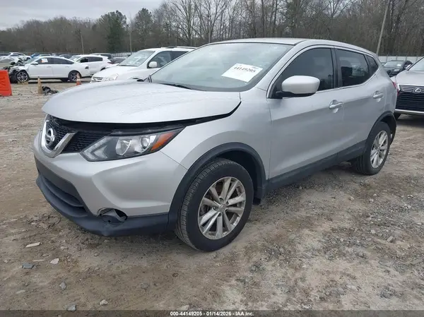 JN1BJ1CP7HW019211 2017 NISSAN ROGUE - Image 2