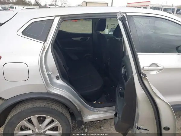 JN1BJ1CP7HW019211 2017 NISSAN ROGUE - Image 8