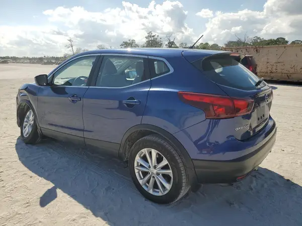 JN1BJ1CP7HW019421 2017 NISSAN ROGUE - Image 2