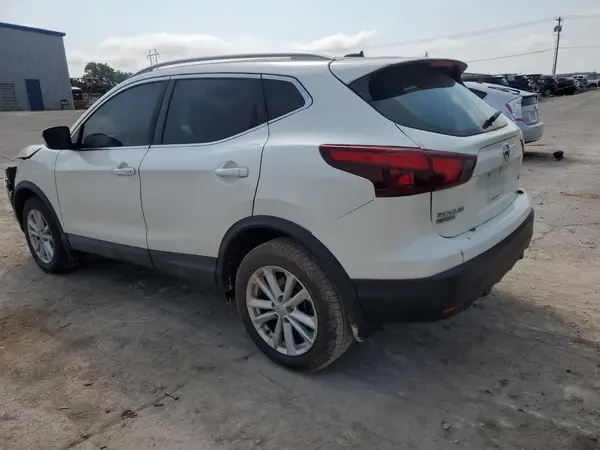 JN1BJ1CP7HW022027 2017 NISSAN ROGUE - Image 2