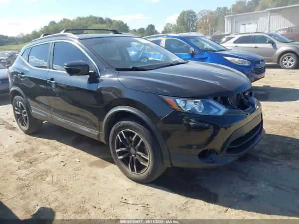 JN1BJ1CP7HW024585 2017 NISSAN ROGUE - Image 1