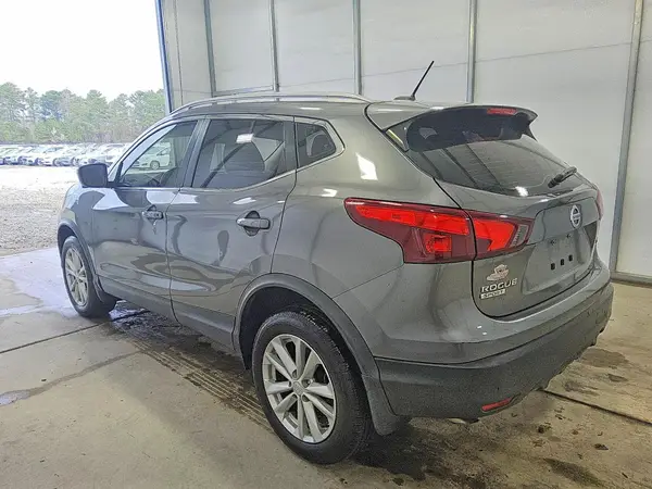 JN1BJ1CP7HW024800 2017 NISSAN ROGUE - Image 2