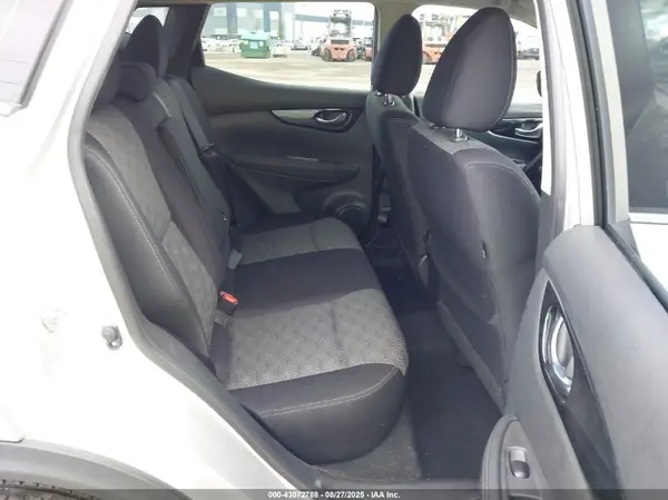 JN1BJ1CP7HW025588 2017 NISSAN ROGUE - Image 8