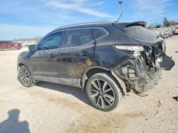 JN1BJ1CP7HW028457 2017 NISSAN ROGUE - Image 2