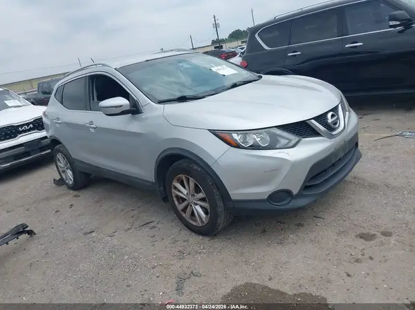 JN1BJ1CP7HW030628 2017 NISSAN ROGUE - Image 1