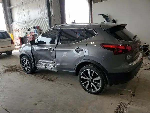 JN1BJ1CP7HW033111 2017 NISSAN ROGUE - Image 2