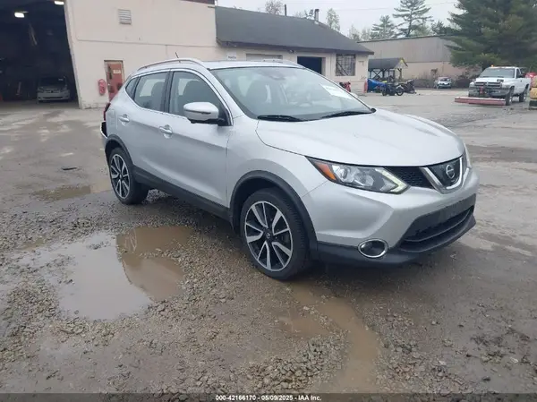 JN1BJ1CP7HW033707 2017 NISSAN ROGUE - Image 1