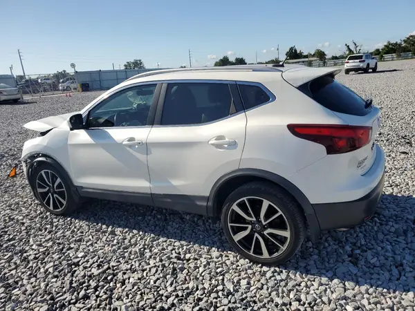 JN1BJ1CP7HW034503 2017 NISSAN ROGUE - Image 2