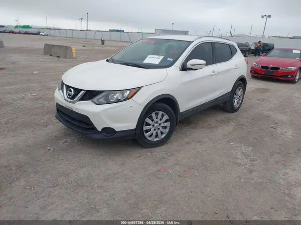 JN1BJ1CP7HW035182 2017 NISSAN ROGUE - Image 2