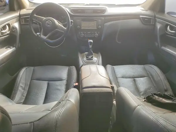 JN1BJ1CP7HW035585 2017 NISSAN ROGUE - Image 8