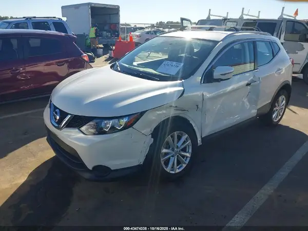 JN1BJ1CP7HW036185 2017 NISSAN ROGUE - Image 2