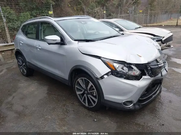 JN1BJ1CP7JW100506 2018 NISSAN ROGUE - Image 1