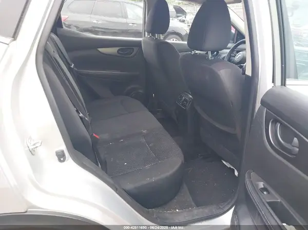 JN1BJ1CP7JW151164 2018 NISSAN ROGUE - Image 8
