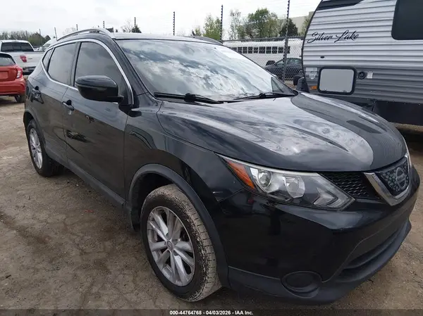 JN1BJ1CP7JW152055 2018 NISSAN ROGUE - Image 1