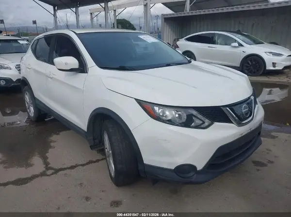 JN1BJ1CP7JW152928 2018 NISSAN ROGUE - Image 1