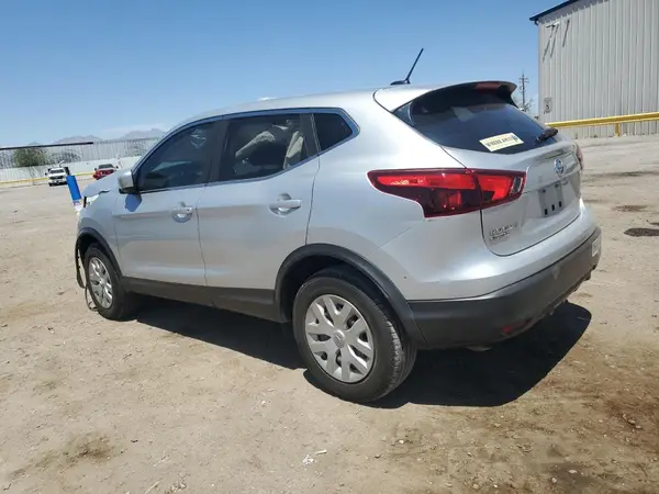 JN1BJ1CP7JW154274 2018 NISSAN ROGUE - Image 2