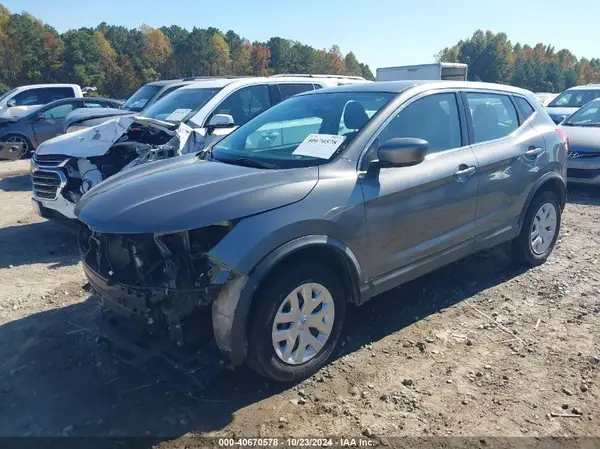 JN1BJ1CP7JW154629 2018 NISSAN ROGUE - Image 2