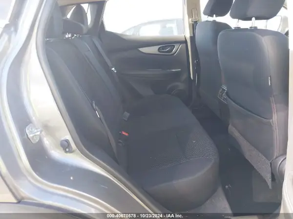 JN1BJ1CP7JW154629 2018 NISSAN ROGUE - Image 8