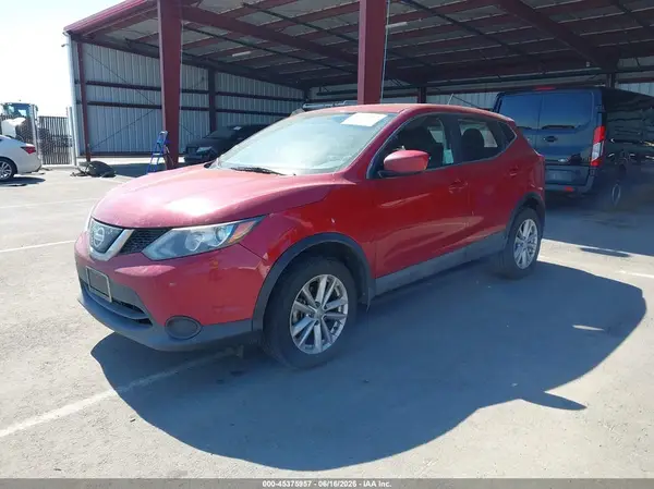 JN1BJ1CP7JW158325 2018 NISSAN ROGUE - Image 2