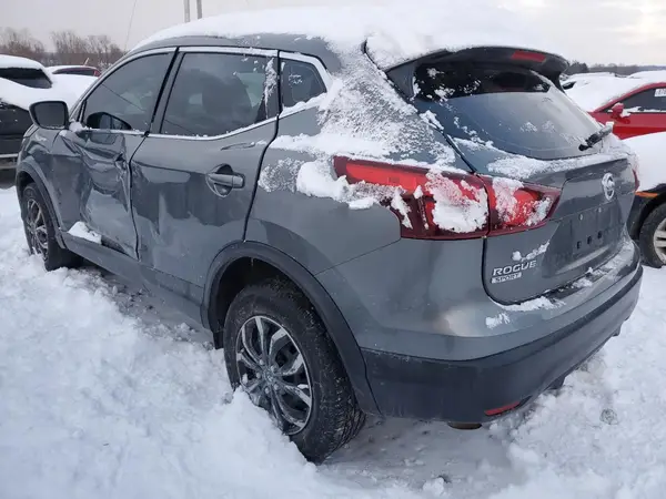 JN1BJ1CP7JW159314 2018 NISSAN ROGUE - Image 2