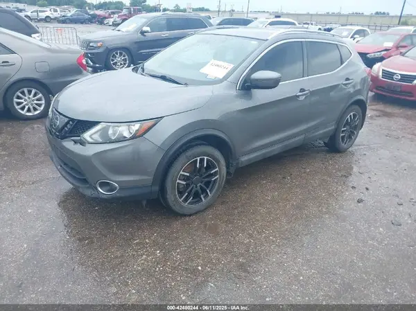 JN1BJ1CP7JW159488 2018 NISSAN ROGUE - Image 2