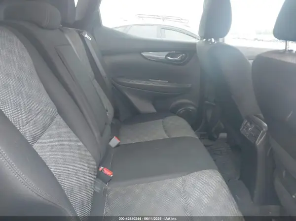JN1BJ1CP7JW159488 2018 NISSAN ROGUE - Image 8