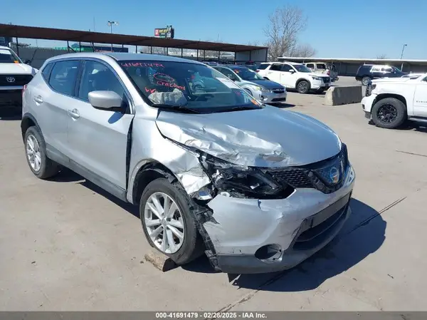 JN1BJ1CP7JW159961 2018 NISSAN ROGUE - Image 1