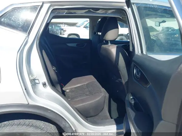 JN1BJ1CP7JW159961 2018 NISSAN ROGUE - Image 8