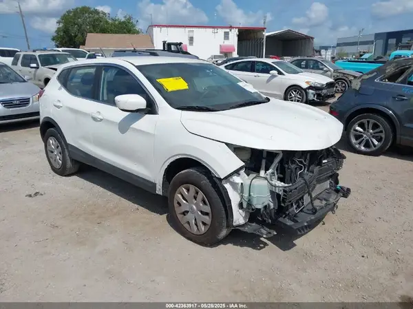 JN1BJ1CP7JW161516 2018 NISSAN ROGUE - Image 1