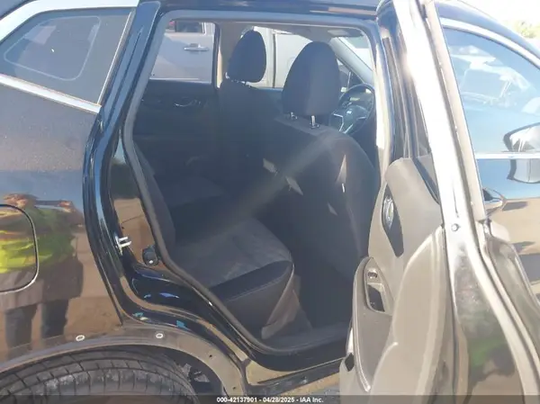 JN1BJ1CP7JW162276 2018 NISSAN ROGUE - Image 8