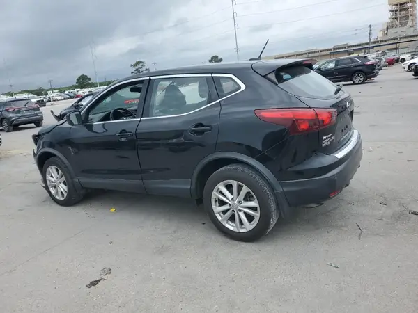 JN1BJ1CP7JW164688 2018 NISSAN ROGUE - Image 2