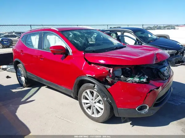 JN1BJ1CP7JW165050 2018 NISSAN ROGUE - Image 1