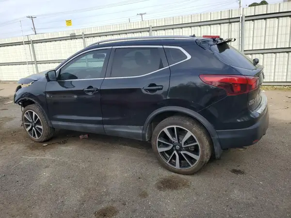 JN1BJ1CP7JW187405 2018 NISSAN ROGUE - Image 2