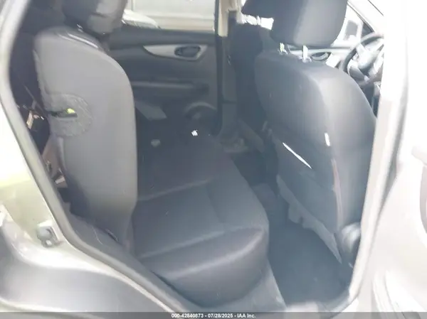 JN1BJ1CP7JW192555 2018 NISSAN ROGUE - Image 8