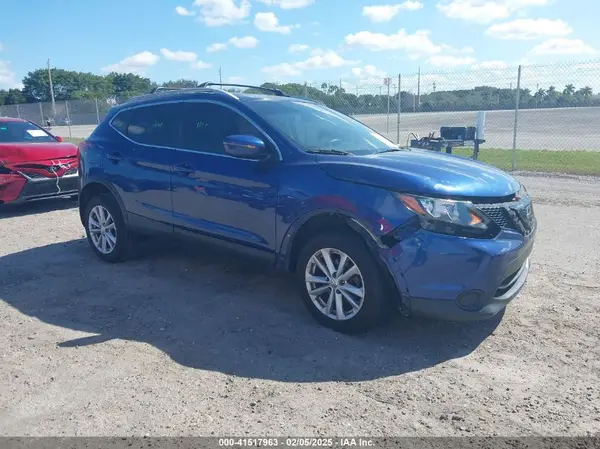 JN1BJ1CP7JW195973 2018 NISSAN ROGUE - Image 1