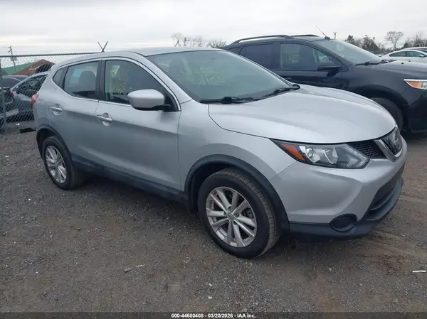 JN1BJ1CP7JW196380 2018 NISSAN ROGUE - Image 1
