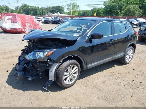 JN1BJ1CP7KW525208 2019 NISSAN ROGUE - Image 2
