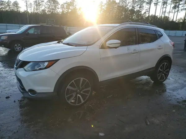 JN1BJ1CP8HW002773 2017 NISSAN ROGUE - Image 1