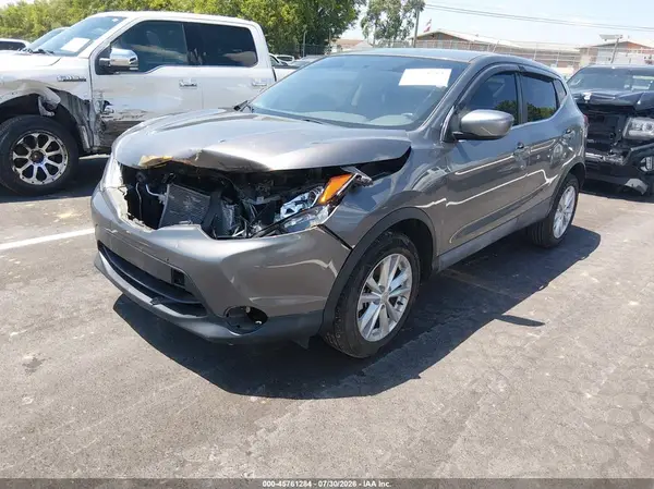 JN1BJ1CP8HW003776 2017 NISSAN ROGUE - Image 2