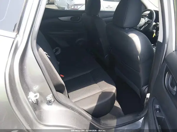 JN1BJ1CP8HW003776 2017 NISSAN ROGUE - Image 8