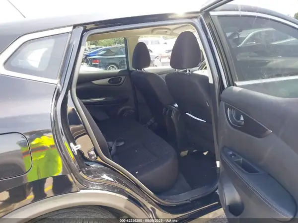 JN1BJ1CP8HW004622 2017 NISSAN ROGUE - Image 8