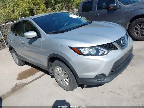 JN1BJ1CP8HW004720 2017 NISSAN ROGUE - Image 1