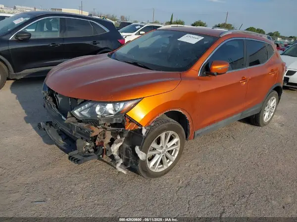 JN1BJ1CP8HW004829 2017 NISSAN ROGUE - Image 2