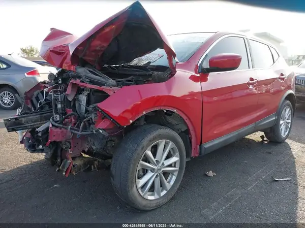JN1BJ1CP8HW006130 2017 NISSAN ROGUE - Image 2