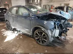 JN1BJ1CP8HW008797 2017 NISSAN ROGUE